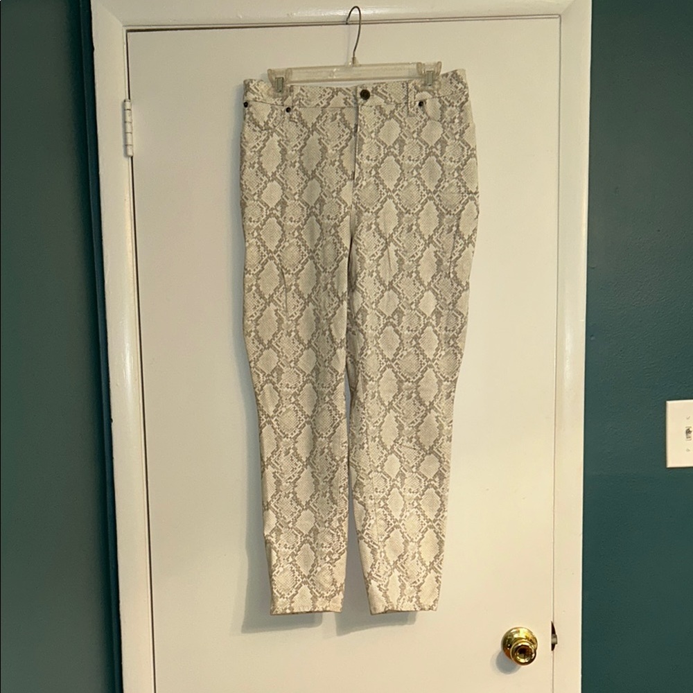 Talbots White Snake Skin Print Skinny Jeans